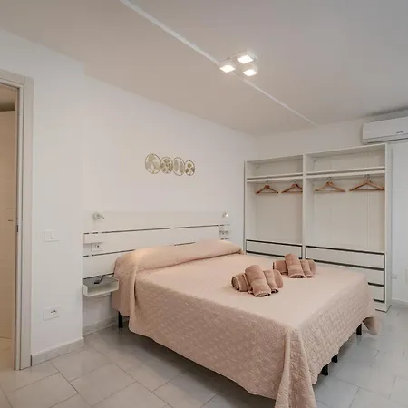 Domo De Centro, Centro Di 3* Ольбія