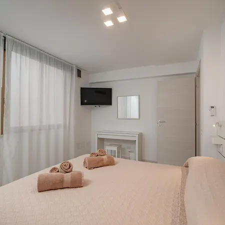 Domo De Centro, Centro Di 3*