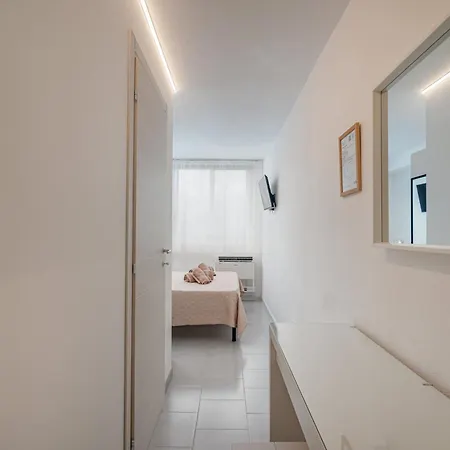 Domo De Centro, Centro Di