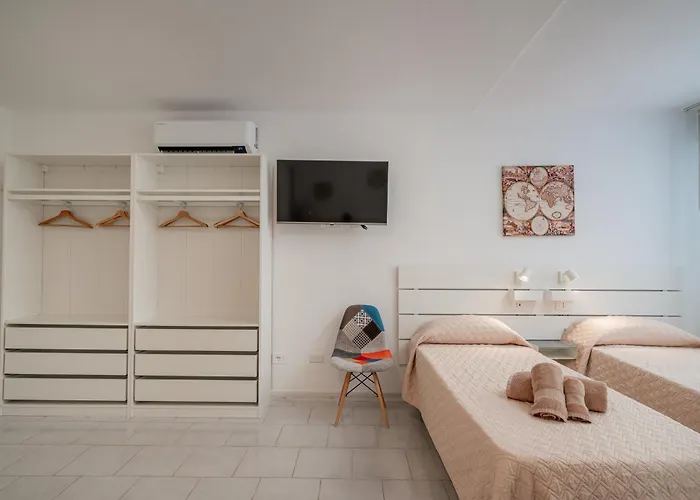 Domo De Centro, Centro Di