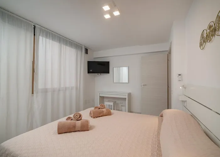 Domo De Centro, Centro Di 3*